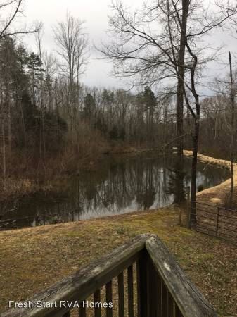 Foto del edificio - 209 Little River Farms Rd