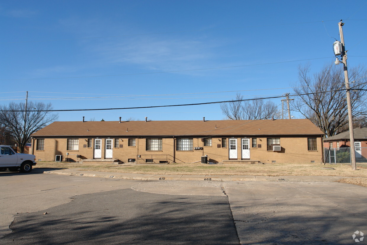 Building Photo - 646-652 S Woodlawn St