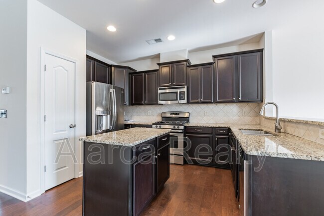 Building Photo - 19032 Lake Breeze Dr
