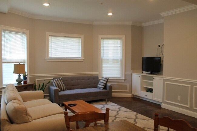 Foto del edificio - 34 Circuit St