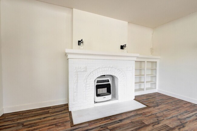 Foto del edificio - Charming 1-Bedroom Duplex with Modern Upda...