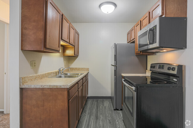 1 BR, 1 BA - Kitchen - Birch Tree Apartments