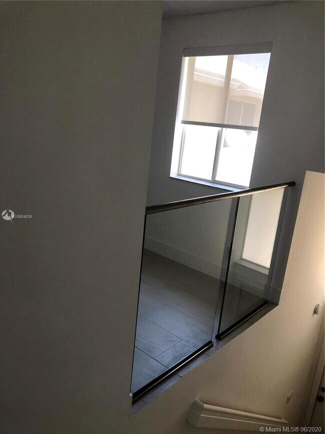 Foto del edificio - 21300 NE 8th Ct