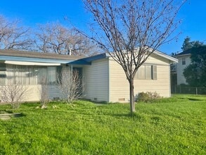 Building Photo - 2650 Cactus Ave