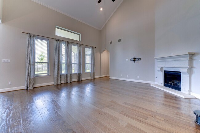 Building Photo - 19403 Trinity River Dr