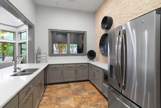 Building Photo - Providence in the Park