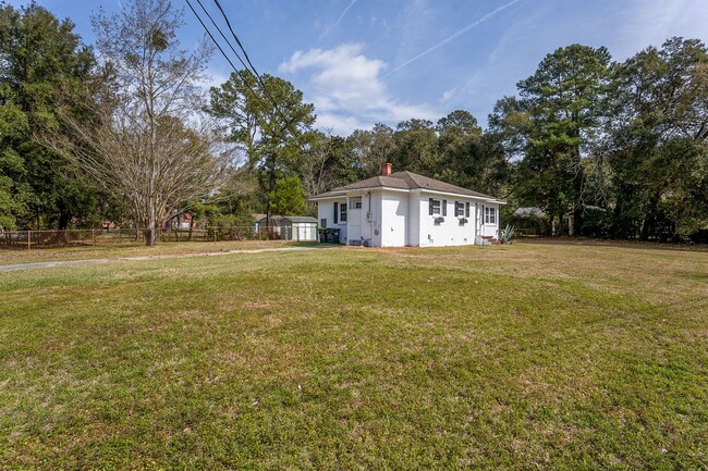 Building Photo - Mossy Oaks Renovated Home