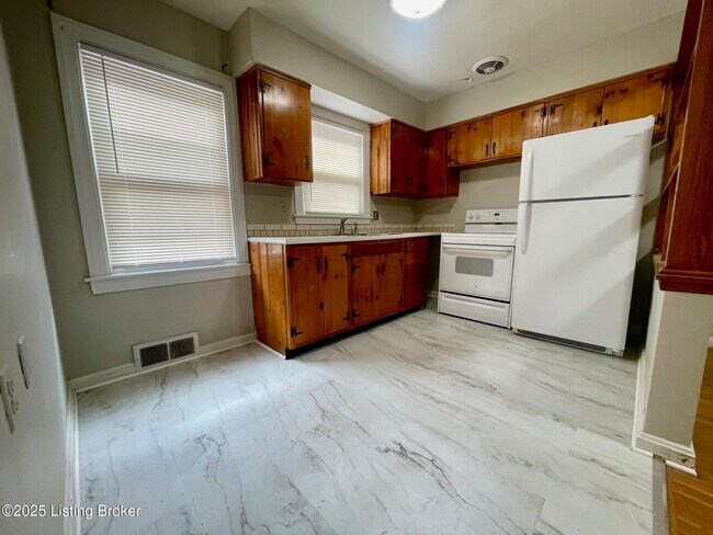 Foto del edificio - 208 Breckenridge Ln