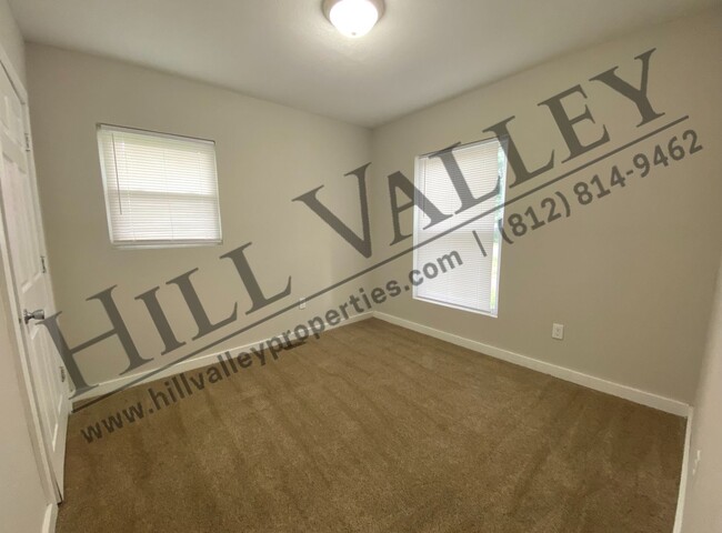 Foto del edificio - Two Bedroom Home on the East Side