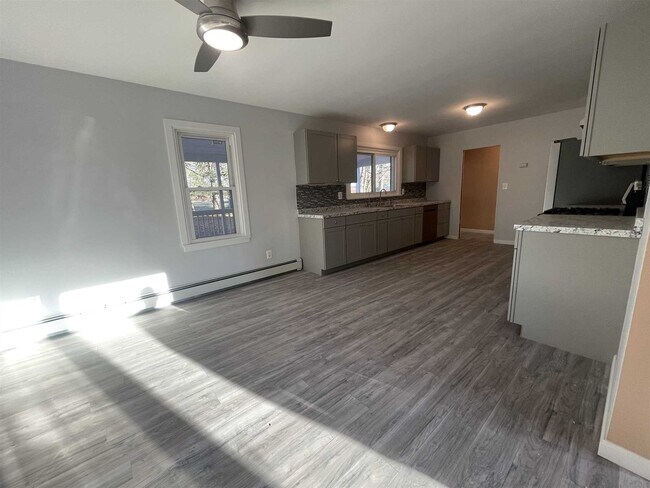 Foto del edificio - 3 Sharon Ln