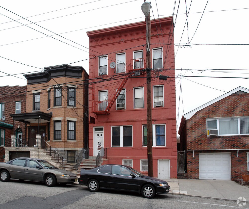Building Photo - 30 63rd St