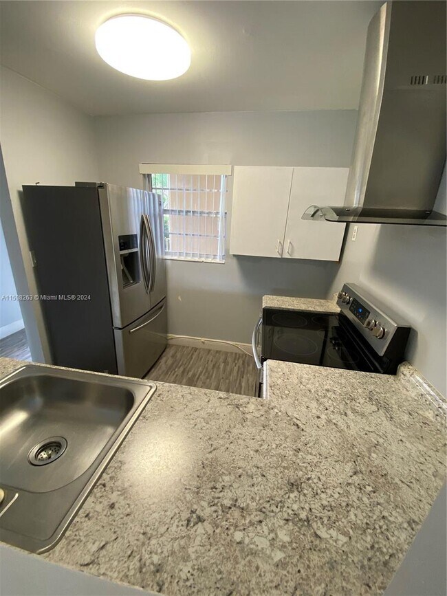 Foto del edificio - 5102 NW 36th St