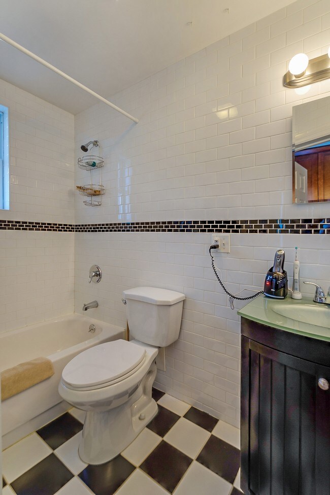 Foto del edificio - 141 N 8th St