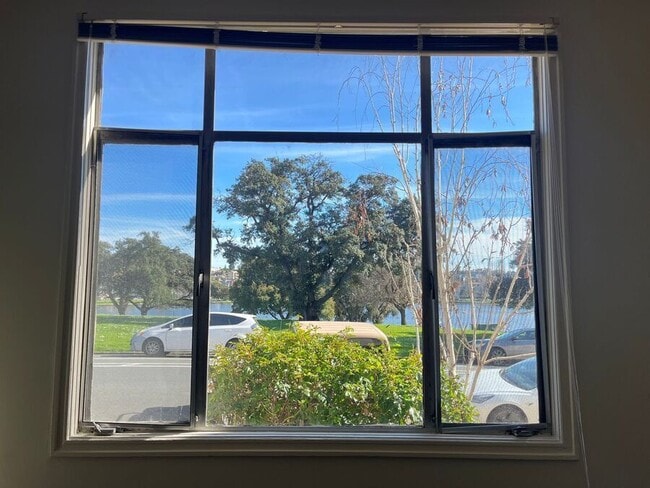 Building Photo - 465 Bellevue Ave