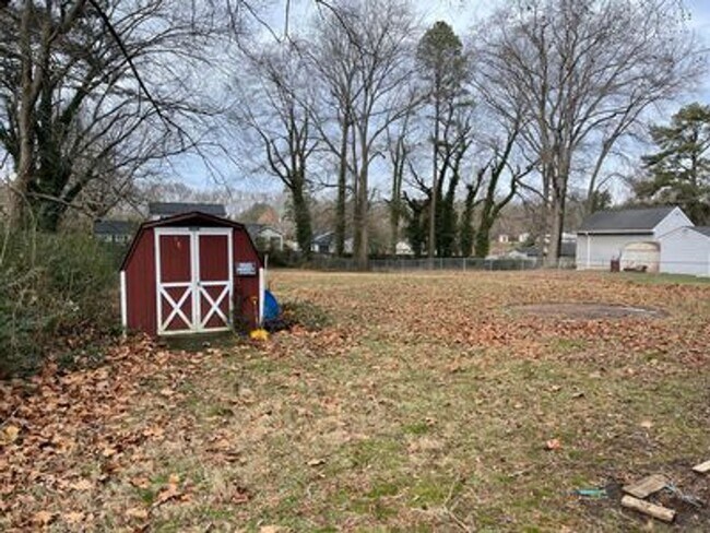 Foto del edificio - 3 bed 1 bath house in Richmond