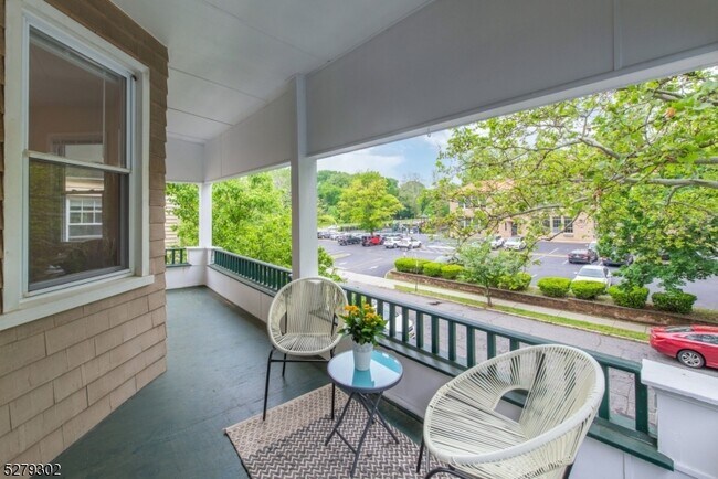 Foto del edificio - 165 Hillside Ave