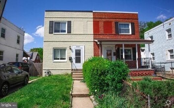 Building Photo - 3007 16th Rd S