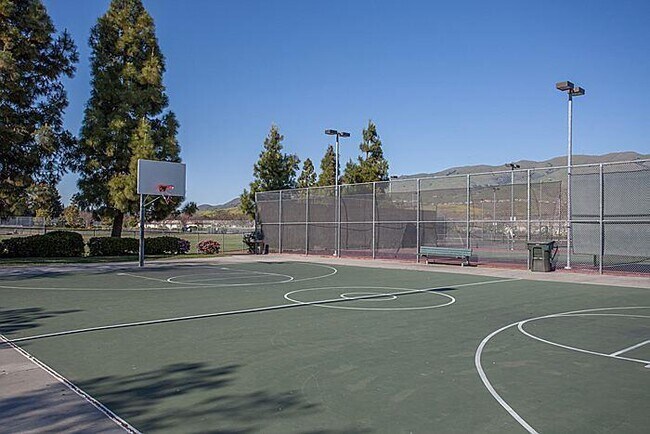 Building Photo - 370 Montecito Way