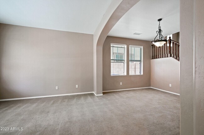 Foto del edificio - 1165 E Gail Dr