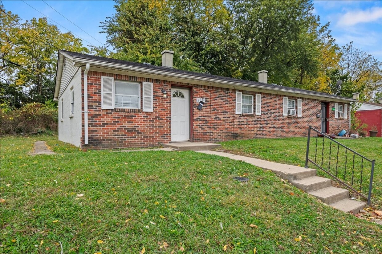 Photo - 1781 - 1783 Roosevelt Ave