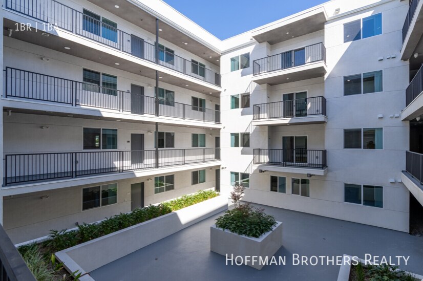 14825 Delano St Van Nuys, CA 91411 Apartment for Rent in Los Angeles, CA