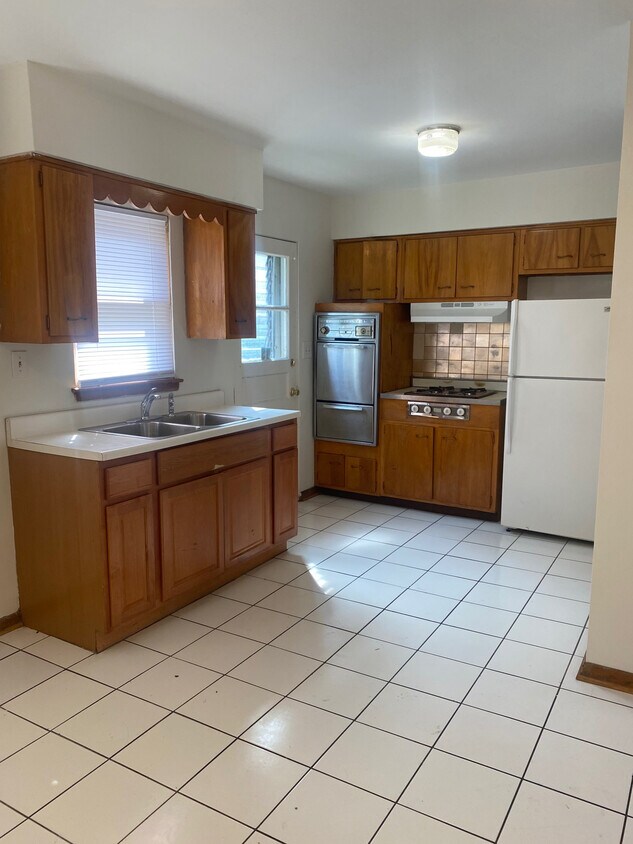 Primary Photo - 2116 14th Ave