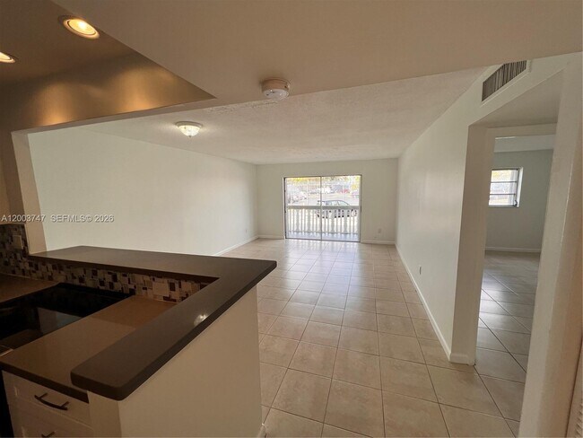 Foto del edificio - 15221 NE 6th Ave
