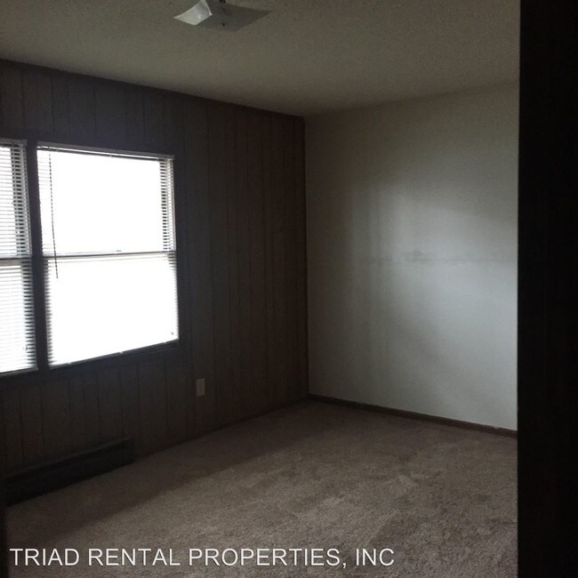 Foto del edificio - 101 N CHERRY St