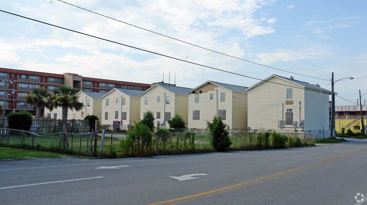Building Photo - 217 N Carolina Beach Ave