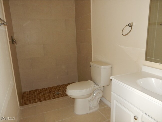 Building Photo - 530 SE 6th St