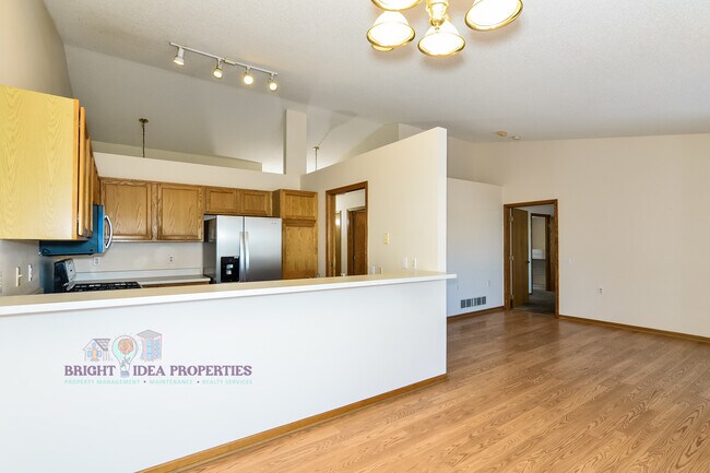 Foto del edificio - 2737 Douglas Dr N