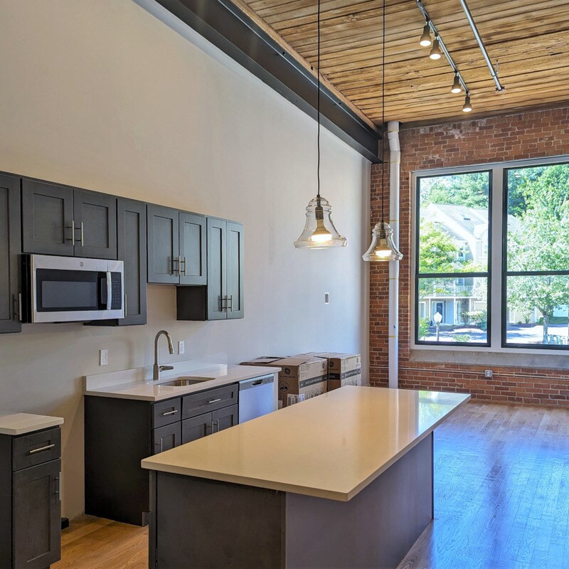 Foto principal - 1665 Main Street Unit A207