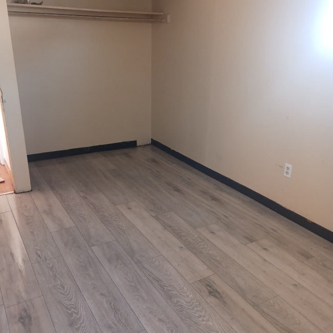 Building Photo - 1331-1333 Thurston St