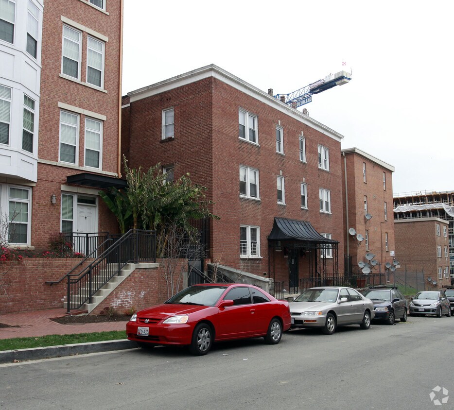 Primary Photo - 1433 Belmont St NW