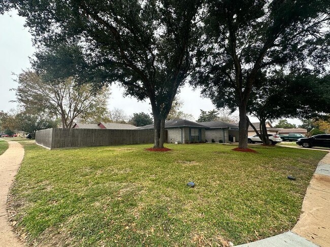 Foto del edificio - 522 Oakdale Dr
