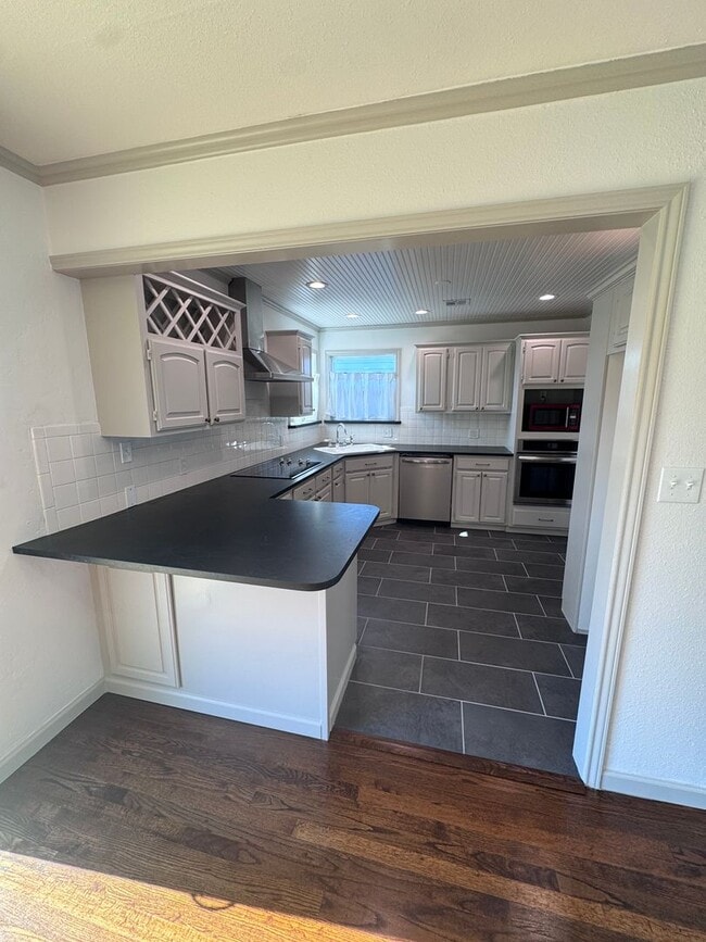 Foto del edificio - Updated Midtown Bungalow Charmer! 2 Bed 1 ...