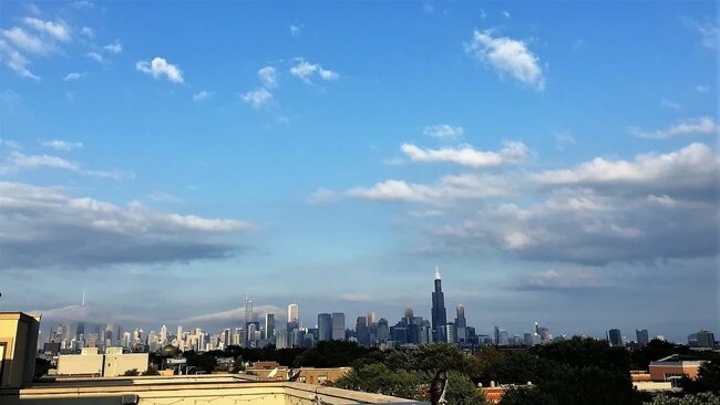 Foto del edificio - 2629 W Chicago Ave