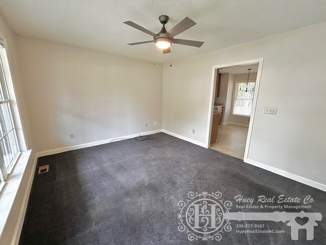Foto del edificio - 211 E Gilbreath St