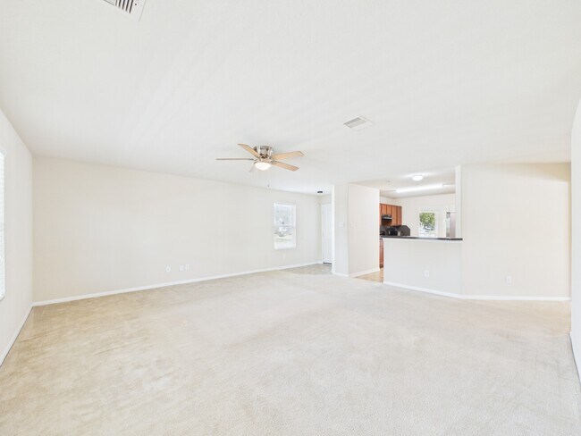 Building Photo - 3319 Apple Dale Dr
