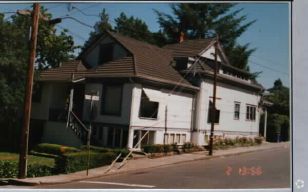 Primary Photo - 401 Vine Ave