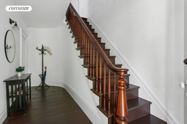 Foto del edificio - 34 Hampton St