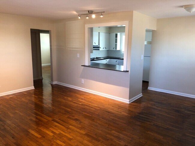 Foto del edificio - 2718-2720 S. Stewart