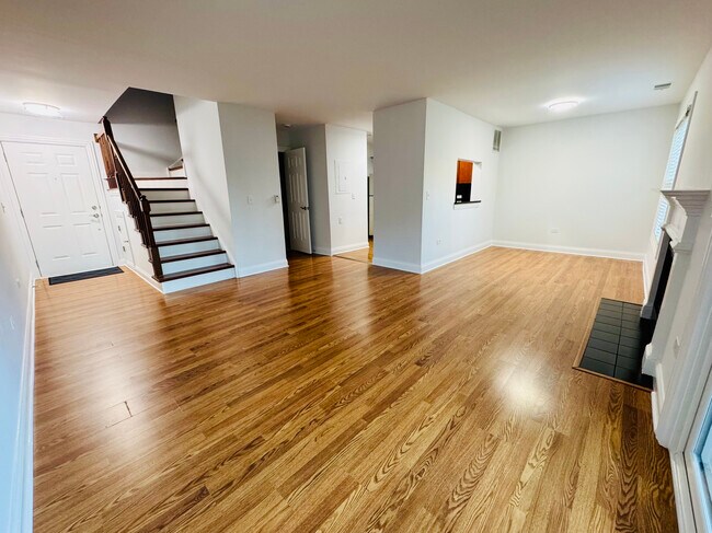 Foto del edificio - 35 Foxcroft Rd