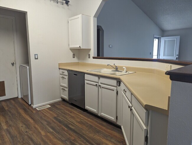 Foto del edificio - Spacious ranch home!
