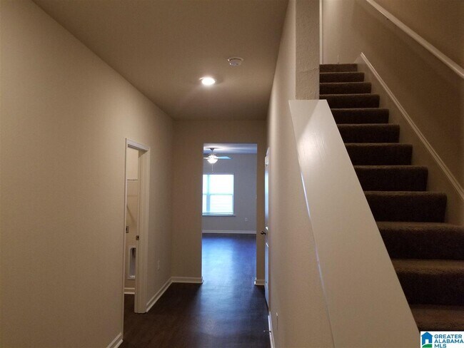 Building Photo - 6489 Rainbow Row