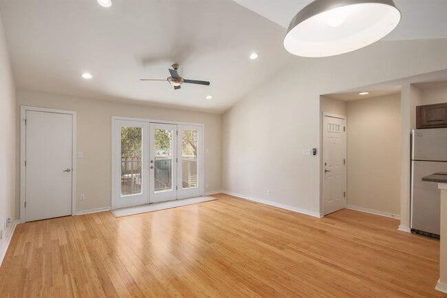 Building Photo - 3601 Menchaca Rd