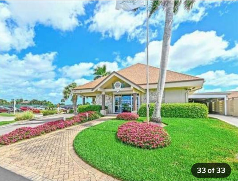 Foto principal - 215 Palm Dr