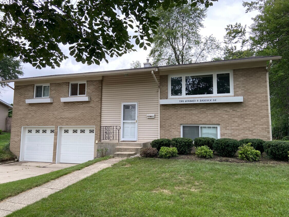 200 N Babcock Dr, Palatine, IL 60074 House Rental in Palatine, IL