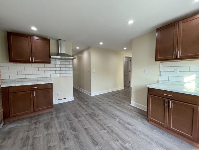 Building Photo - 86 Hawley St
