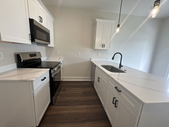 Building Photo - 4 Bedroom Pet Friendly Home For Rent Near ...